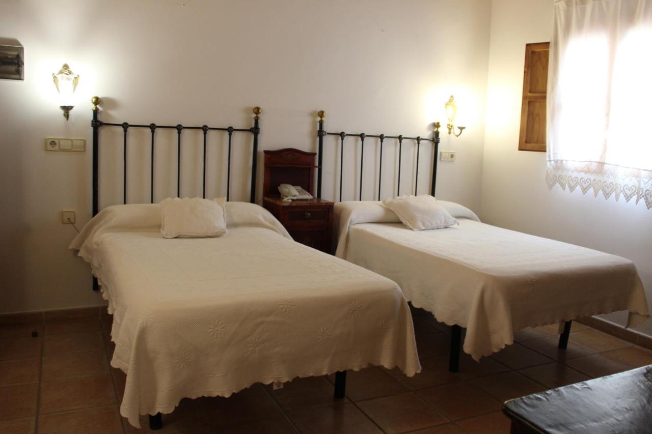 Hotel La Villa Requena Exteriör bild